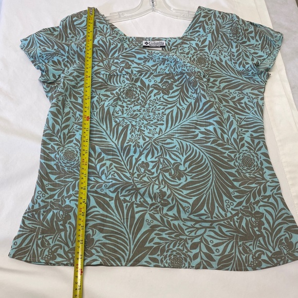 Columbia  Aqua Floral Top Size M - Picture 13 of 13